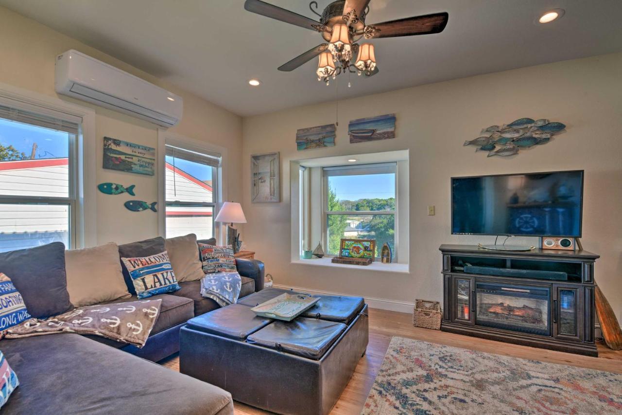 Charming Lake Creek Cabin With Pool Access And Decks Granbury Eksteriør bilde