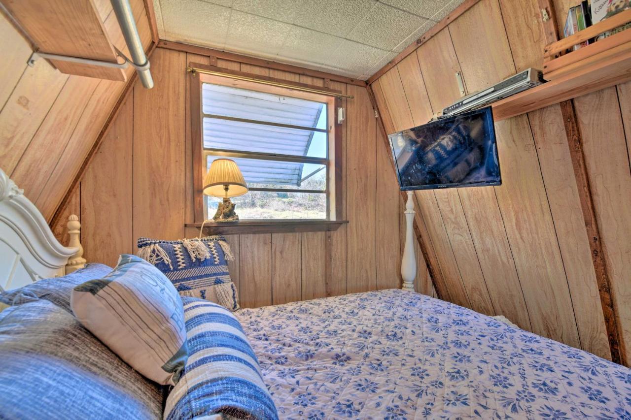 Charming Lake Creek Cabin With Pool Access And Decks Granbury Eksteriør bilde