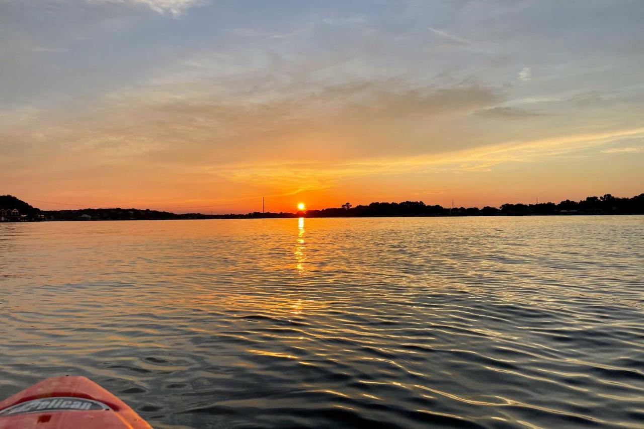 Charming Lake Creek Cabin With Pool Access And Decks Granbury Eksteriør bilde