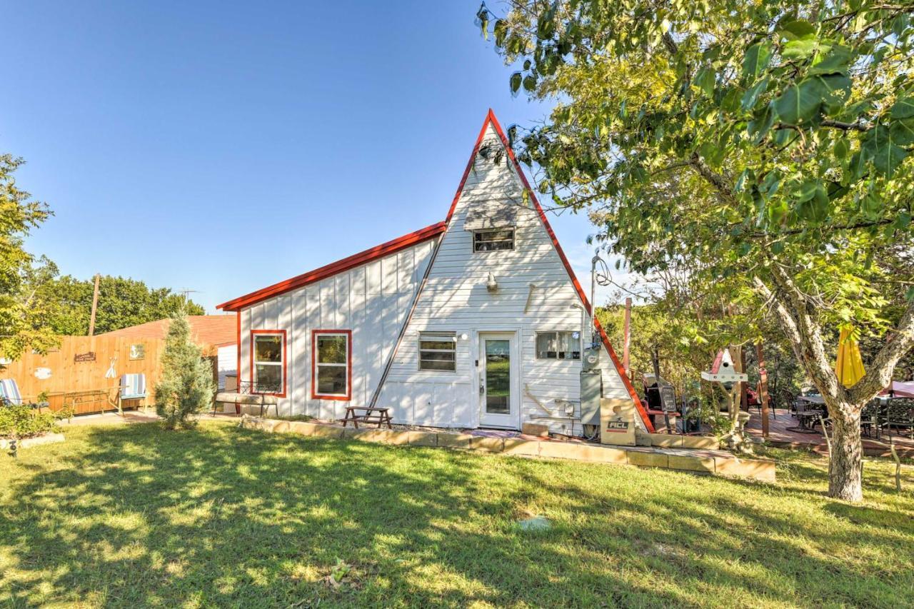 Charming Lake Creek Cabin With Pool Access And Decks Granbury Eksteriør bilde