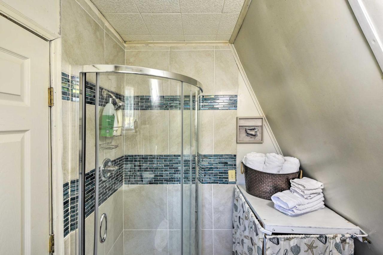 Charming Lake Creek Cabin With Pool Access And Decks Granbury Eksteriør bilde